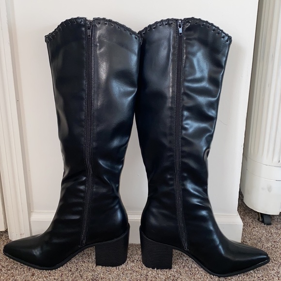 Journee Daria Boot 9 - worn once - Picture 7 of 10